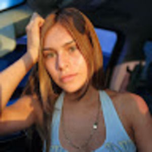 Meet your Posher, Abigail bernal